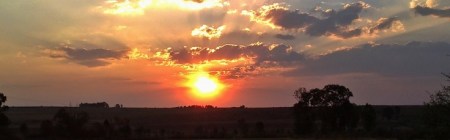 cropped-sonsondergang-varkenskraal-sept-2013.jpg